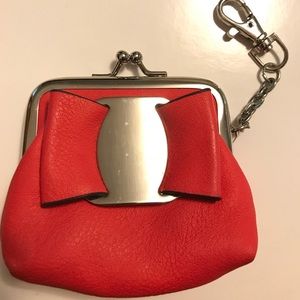 “Keep the change” at your fingertips